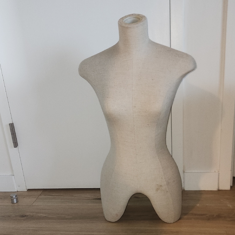 Neutral Mannequin Torso